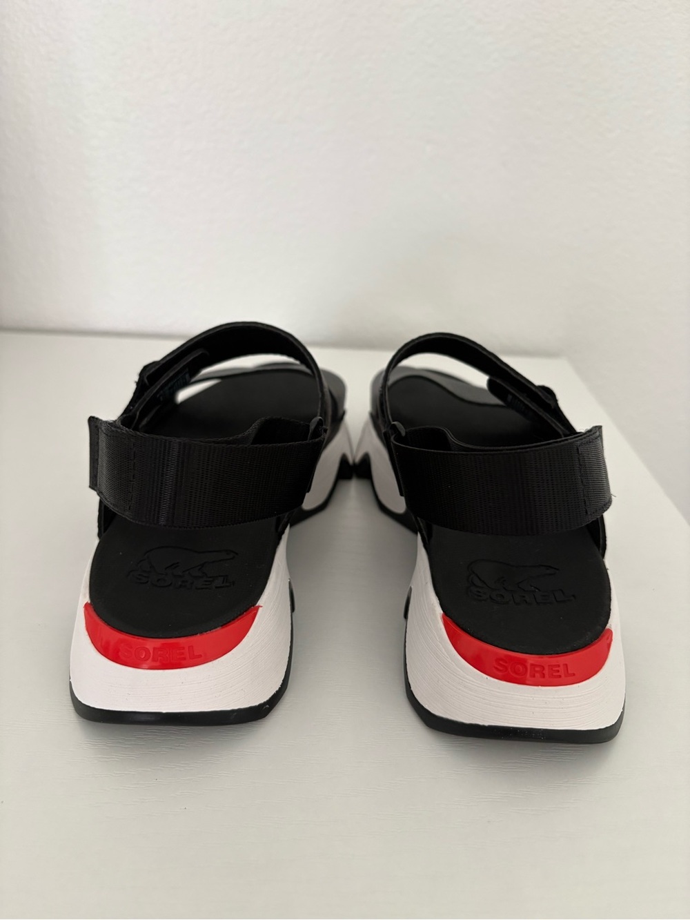 SOREL Kinetic Impact Sling Sandal Black/White/Red Size 8 - EXCELLENT - Picture 6 of 14